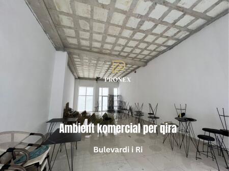 Ambient komercial per qira tek Bulevardi i Ri