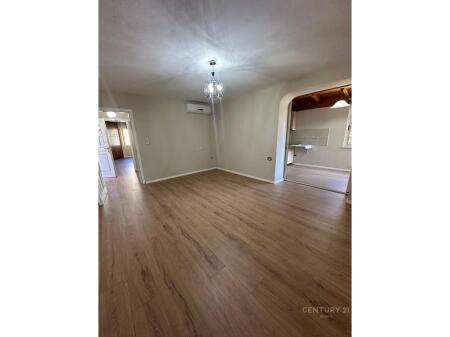 🏠 Shitet Apartament 2+1 i Rikonstruktuar në Kombinat