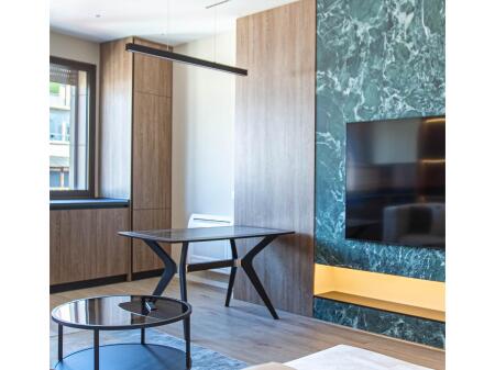 Central Glamour jepet me qira : 2+1+2wc &   *|| 1,500€/muaj ||*( 📍Qender - Rr. e Barrikadave | 150m Nga 15 Kateshi ) - Apt Me Investim Premium **50k Euro Kosto | Projektuar Dhe Arreduar Me Arkitekt | Parket, Elektroshtepiake, Mobilim Dhe Cdo Detaj I Cilesise Me Te Larte | Ndricim Ideal | Sistem Qendror Ngrohje Ftohje | Ballkon Me Pamje Nga Rr. E Barrikadave | Tualetet Me Hidrosanitare Inkaso | Te Gjitha Instalimet E Reja