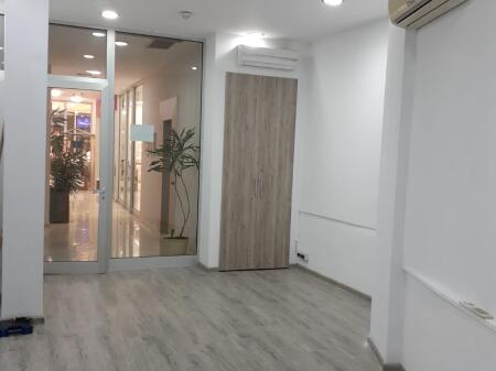 Locale in Affitto - Myslym Shyri, Di fronte alla Direzione della Polizia