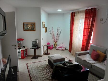 Apartament 2+1 me qera tek Rruga e Kosovarve