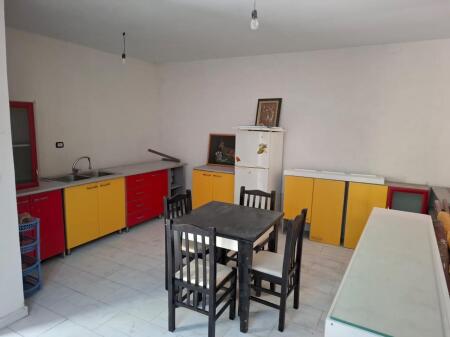 SHITET SHTEPI PRIVATE TEK ZONA E SPITALIT DURRES