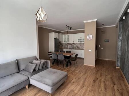 📍JEPET ME QIRA 2+1+2 KOPSHTI BOTANIK 900 €