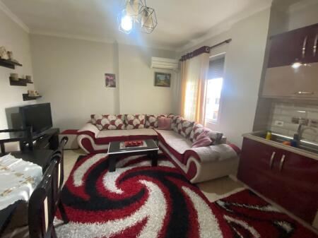 Jepet me qera 2+1 + parking mobiluar ashensor 450 eu