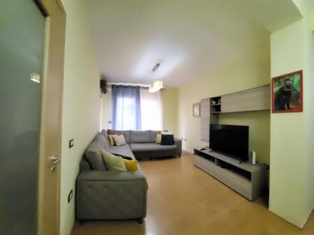 Apartament 2+1, Blloku i Ambasadave!

