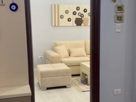 Apartament 2+1, Astir!