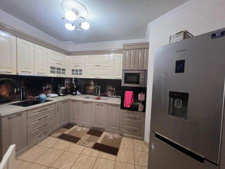 Shitet apartament 2+1 Misto Mame