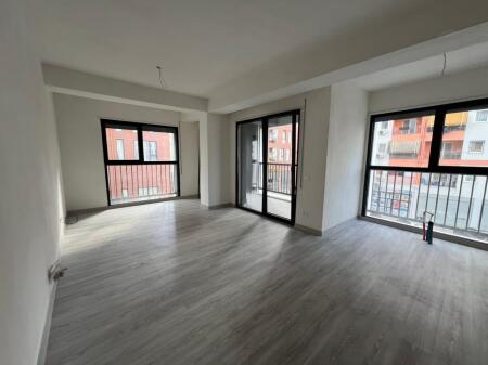 Apartament 3+1+2 në kompleksin El Bavo, pranë Bulevardit të Ri në Tiranë