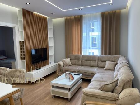 Jepet apartament 3+1+2 për QIRA në Univers City!