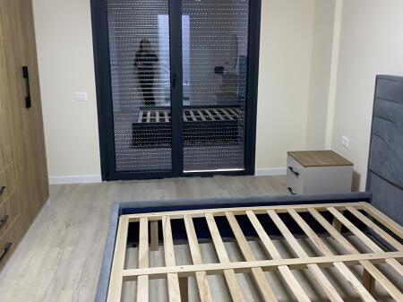 2+1,i mobiluar per here te pare,liqeni i thate,1300 euro me parkim