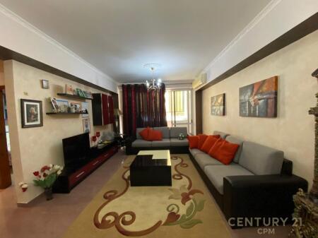 Apartament 2+1 per shitje prane gjimnazit Petro Nini Luarasi