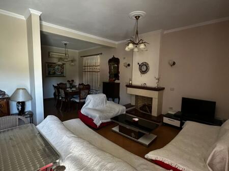 Jepet me qira apartament — për banim Prane muzeumit, Qender, Durrës