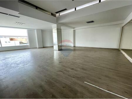 Zyrë - Për Qira - Rruga Xhanfize Keko, Tiranë !