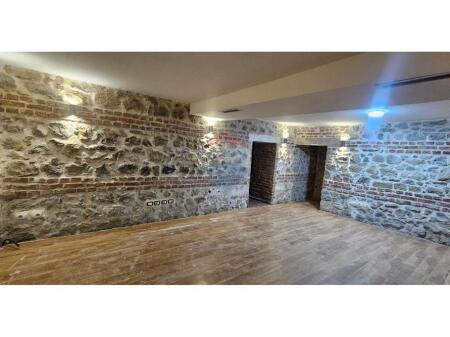 Shop - For Rent - Blloku, Tirana