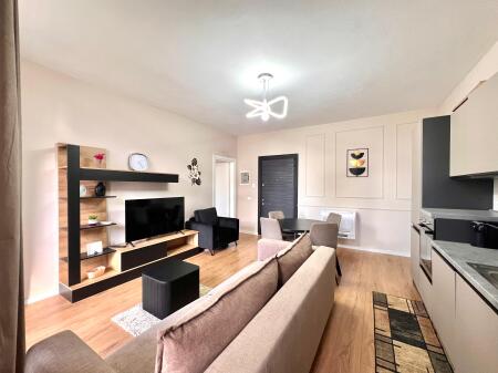 Jepet Me Qera: 1+1 &Ballkon +Post Parkimi 📍Bulevardi i Ri - Kompl. i 2025 (Rr. Filip Jano) 100% i Ri | 65,000Leke/Muaj