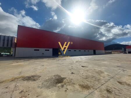 JEPET MAGAZINE 6.000 M2 ME QERA NE VAQARR 27.000 EURO