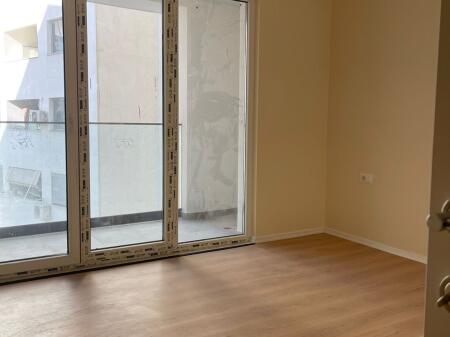 For rent Apartment 2+1, Astir, near the roundabout, 600 thousand lek (Only for business)