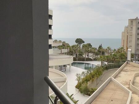 ME QIRA MOBILIM I RI PAMJE NGA DETI DHE VEND PARKIMI 2+1 WHITE HILL