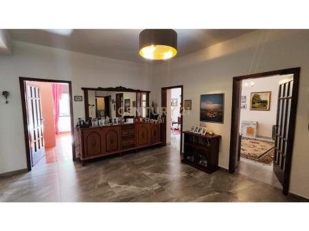 Apartament 4+1+2 per shitje prane rruges Myslym Shyri