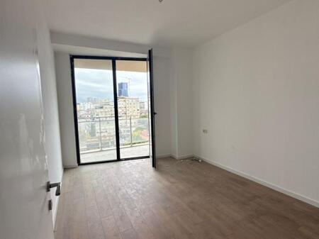 ZYRE ME QIRA REZIDENCA MINE PEZA TIRANE