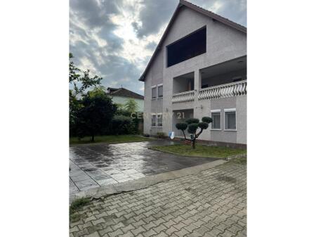 Vilë Me Qira prane Casa Italia, Tiranë - 2000€!