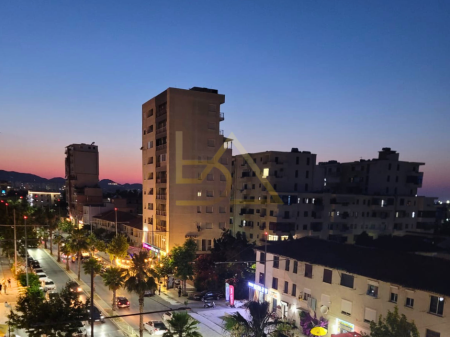 Jepet me qira Apartament – Durrës, Plazh