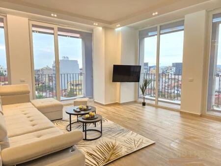 Appartamento moderno 2+1+2+ Posto auto, vicino alla Scuola Rossa.