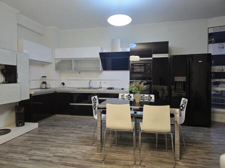 Apartament 2+1 me qira , tek  Liqeni