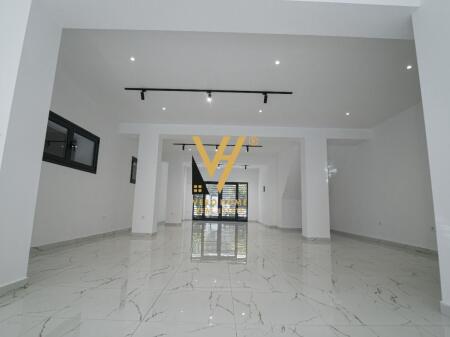 EDIFICIO IN AFFITTO PRESSO IL MUSEO DEI MARTIRI, DURRËS 2.200 EURO