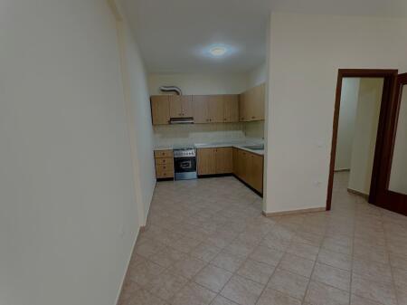 🏠 Apartament me qira – Pallat i ri, 2+1 📍 Zona: Komuna e Parisit