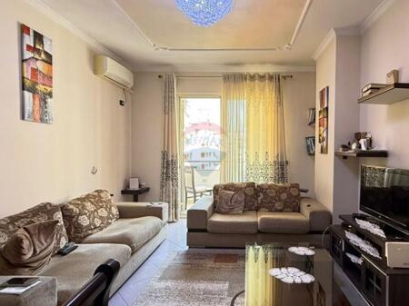 Apartament 2+1 per shitje prane Unazes se Re