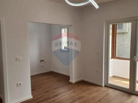 Shitet apartament 1+1 te Oxhaku, Porcelan