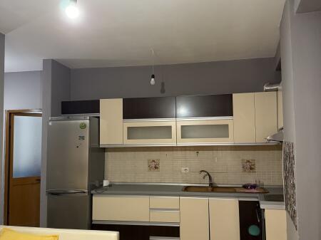 Apartament me qera 1+1 pranë market “Diambe” në Astir