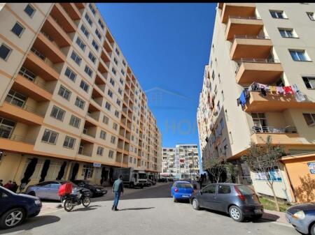 Shitet, Apartament 1+1, i konvertuar ne 2+1, Unaza e Re