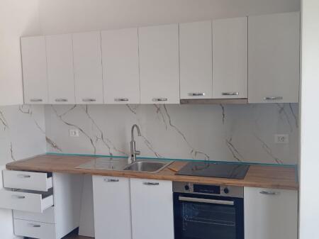 Jepet me Qera Apartament 2+1 TEK Fundi i 5 Majit