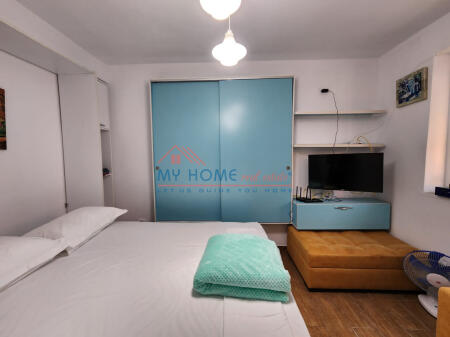 Garsoniere ne Shitje te Medreseja Tirane