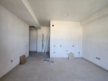 🏙 Shitet garsoniere – Golden Park 4