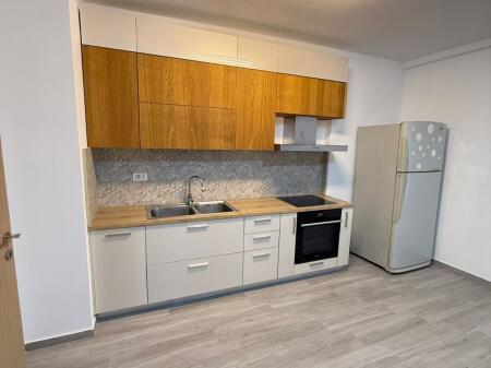 🏠 Jepet me Qera Apartament Bosh me Kuzhine 3+1+2 ne 5 Maji