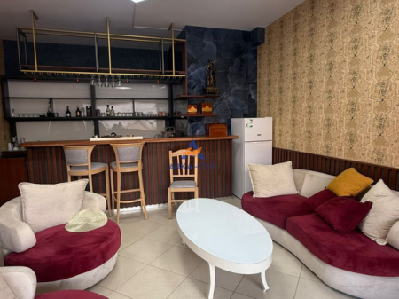 AFFITTASI EDIFICIO DI 4 PIANI "LAPRAKË" 15.000 EURO