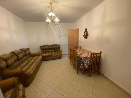 Qera, Apartament 1+1, Pallati me Shigjeta, Tiranë.