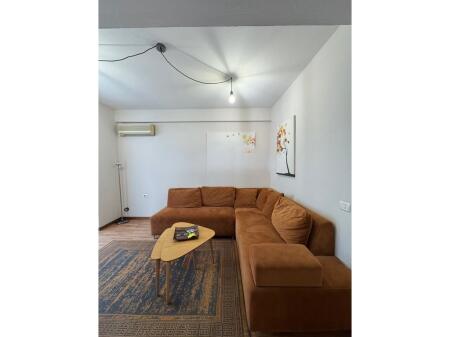 Appartamento 1+1 in vendita in Via Mine Peza, vicino a Kafe Flora 210.000 €