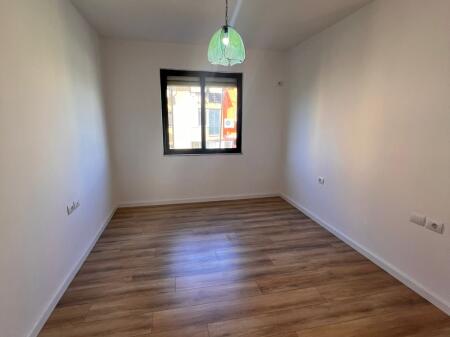 SHITET APARTAMENT 2+1 – ISH FUSHA E AVIACIONIT