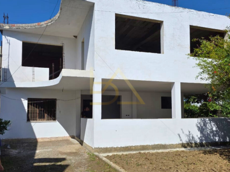 Villa in Vendita – Durazzo, Quartiere 13, Spiaggia