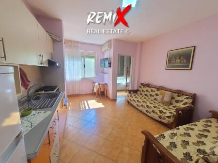 SHITET GARSONJERE  ,  MALI ROBIT