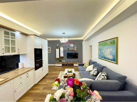 APARTAMENT 1+1 PËR QIRA, BLLOKU, TIRANË 📍 Rruga Margarita Tutulani