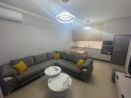 Apartament 2+1+2 me postparkimi me qira tek Liqeni i Thate.