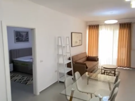 Apartament me qera tek rruga e durresit prane hotel coloseut