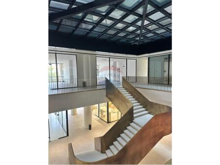 Premises for rent 30 m² – Mine Peza Street