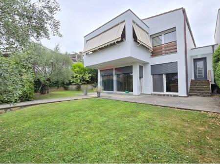 Villa for rent at Long Hill