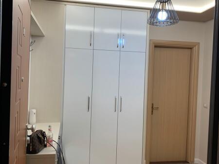 Apartament me qira te liqeni